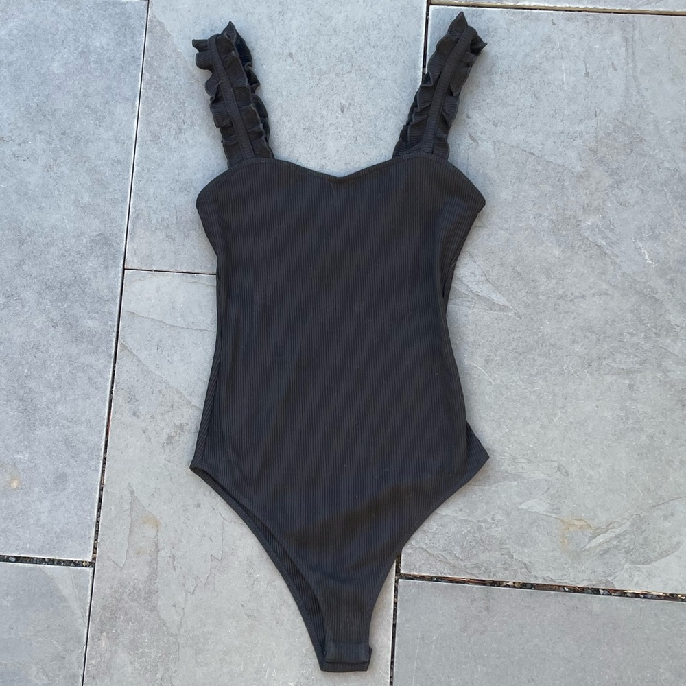 Honey‎ Punch Ruffle Strap Body Suit NWOT Sz S